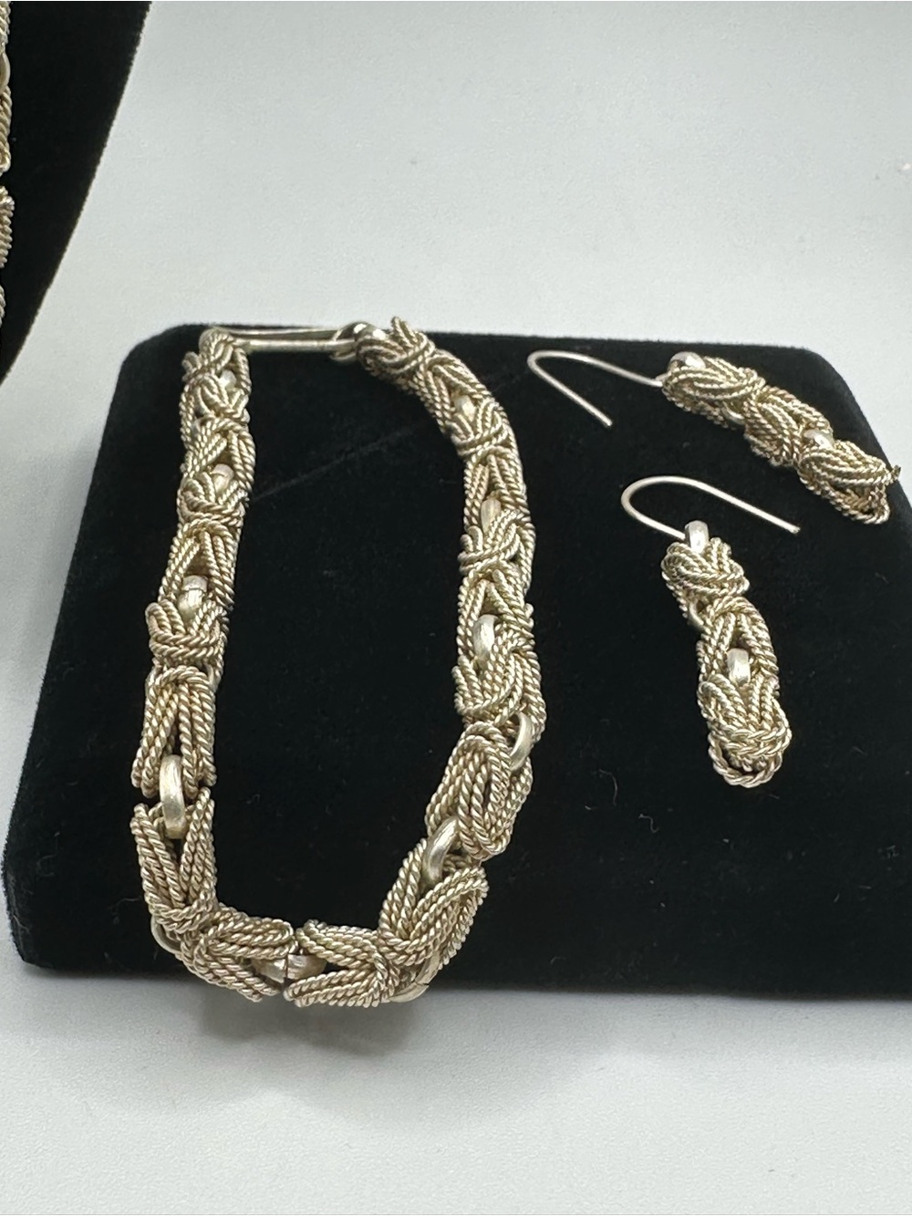 Vintage Silver Tone Rope Knot Jewelry Set Necklace Bracelet Earrings Marked - Picture 3 of 12